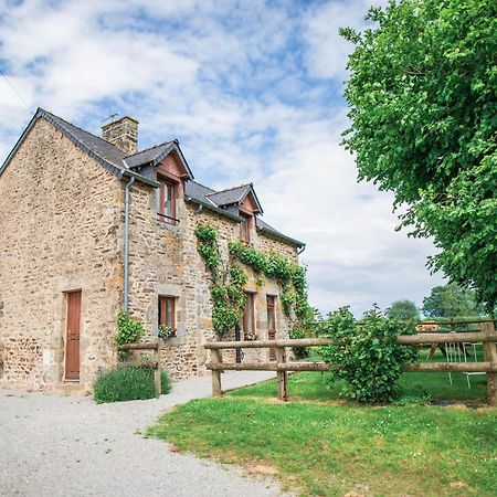 Gîte Saint-Léonard-des-Bois, 4 pièces, 6 personnes - FR-1-410-149 Exterior foto