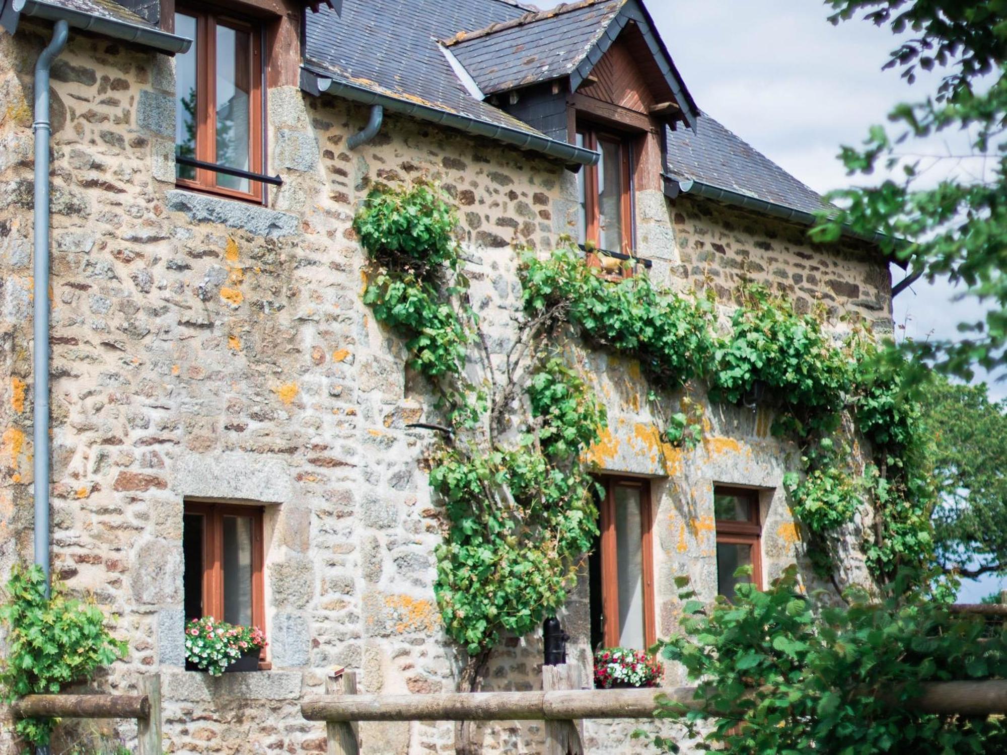 Gîte Saint-Léonard-des-Bois, 4 pièces, 6 personnes - FR-1-410-149 Exterior foto